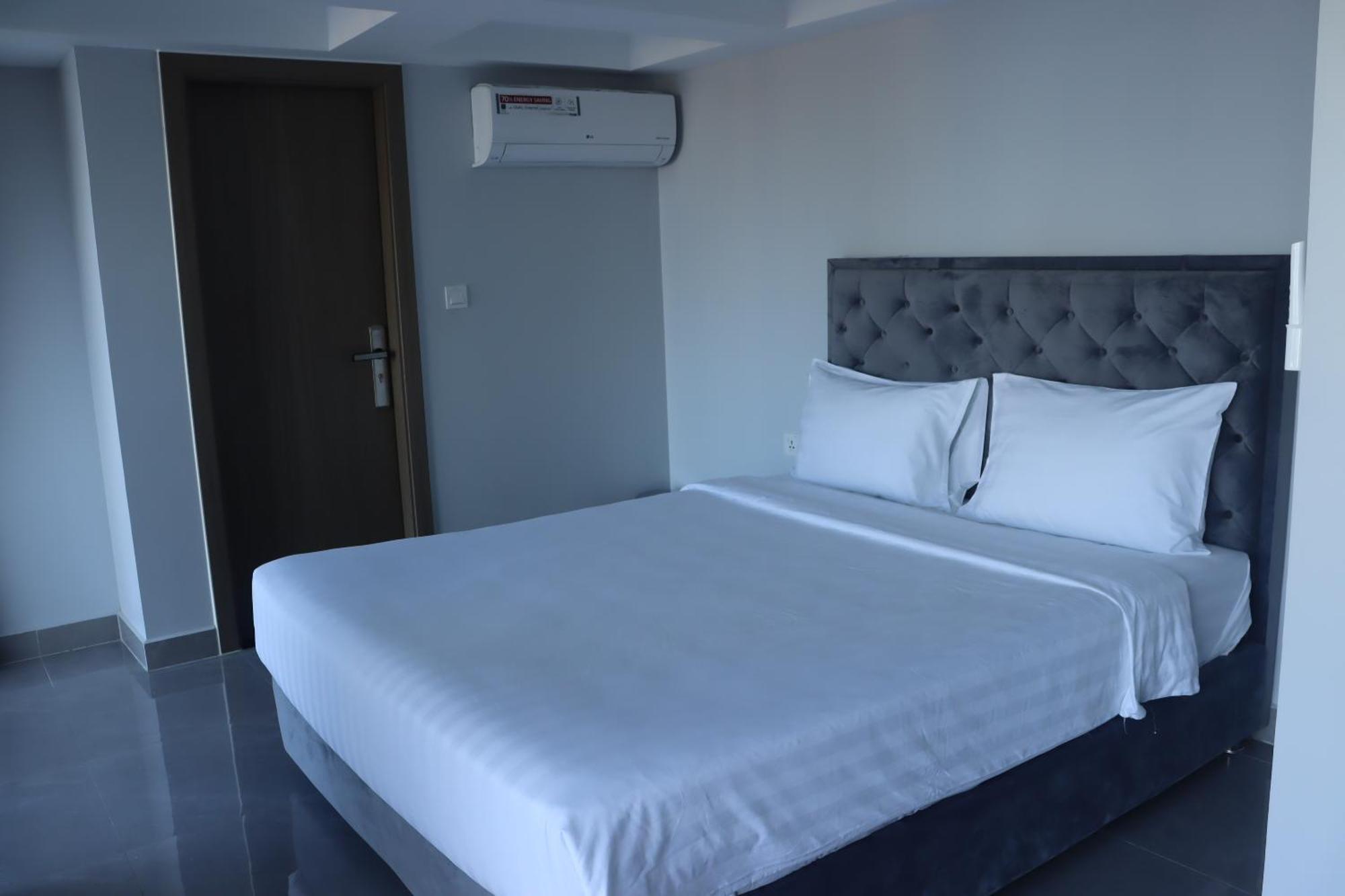 Parc21 Luxury Boutique Hotel Phnom Penh Exterior photo