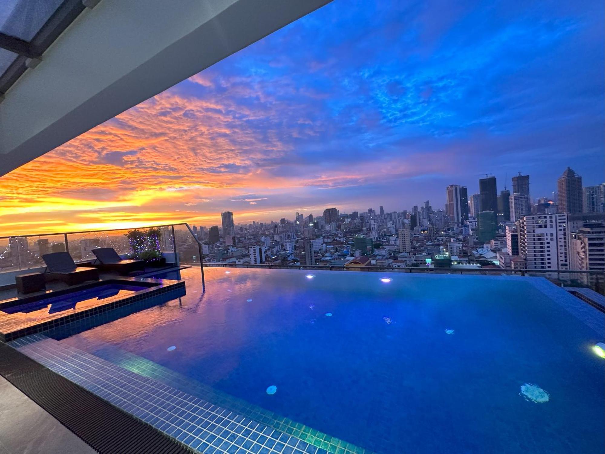 Parc21 Luxury Boutique Hotel Phnom Penh Exterior photo