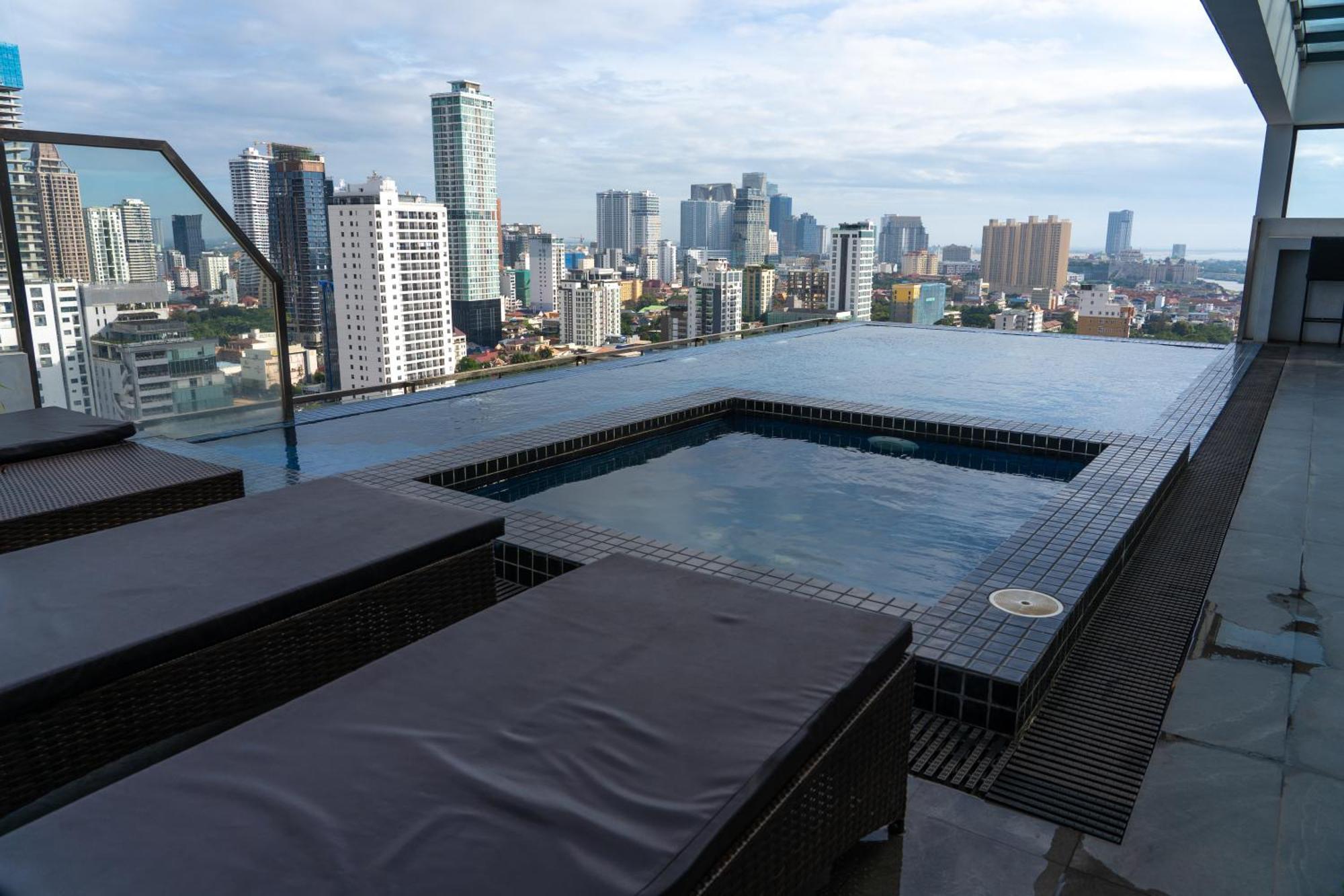Parc21 Luxury Boutique Hotel Phnom Penh Exterior photo