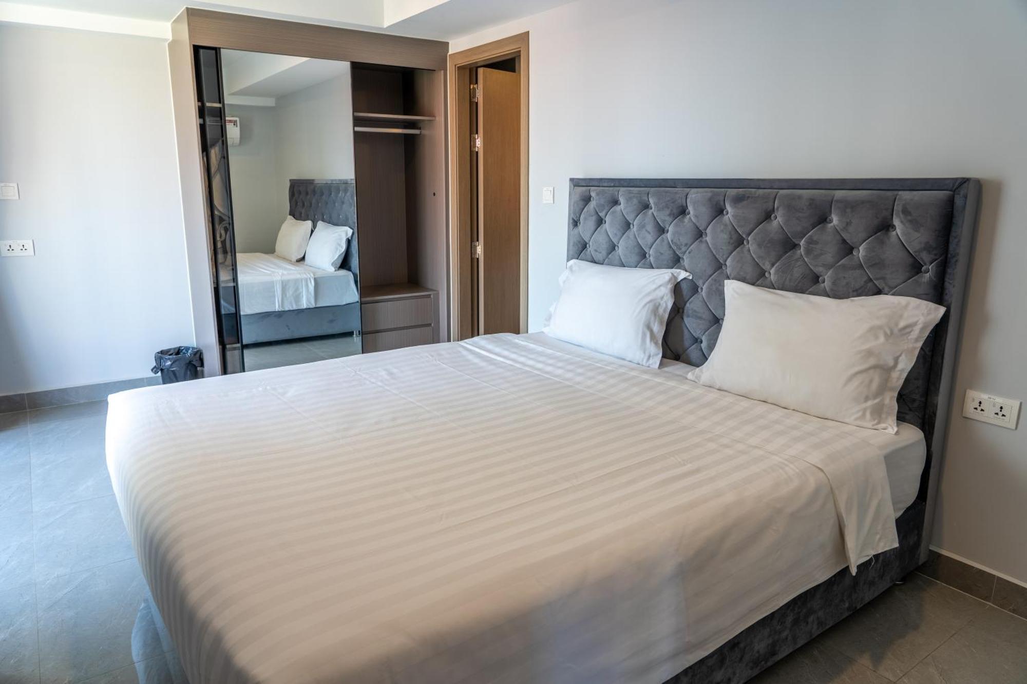Parc21 Luxury Boutique Hotel Phnom Penh Exterior photo