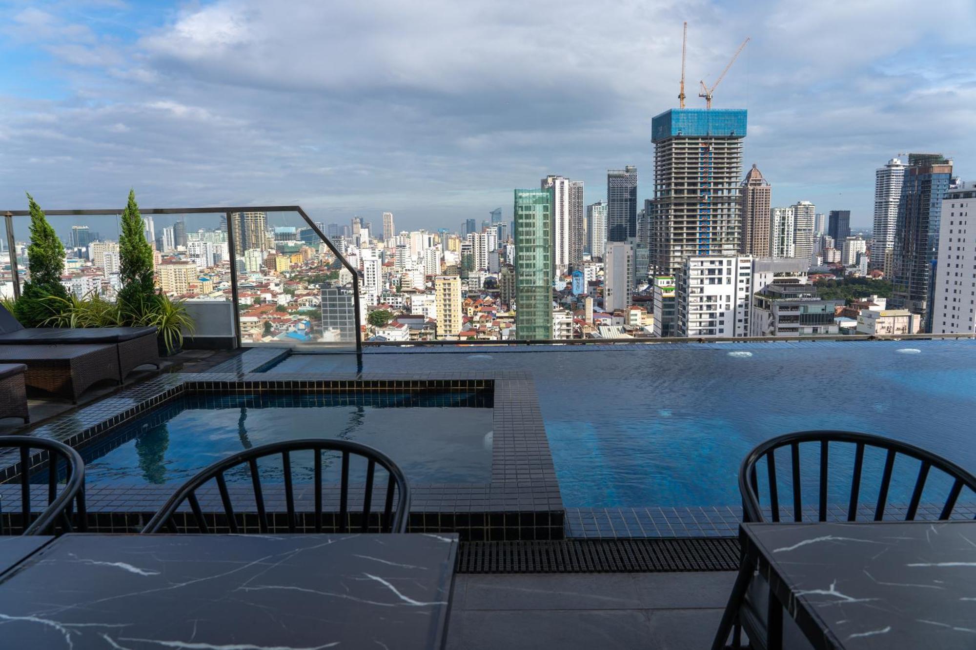 Parc21 Luxury Boutique Hotel Phnom Penh Exterior photo