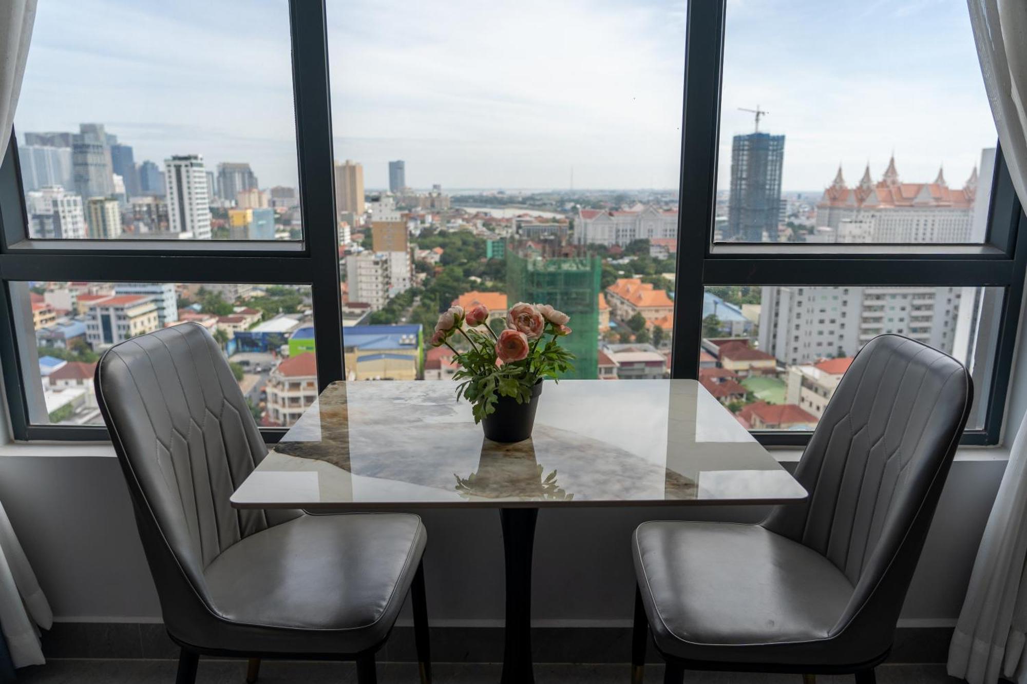 Parc21 Luxury Boutique Hotel Phnom Penh Exterior photo