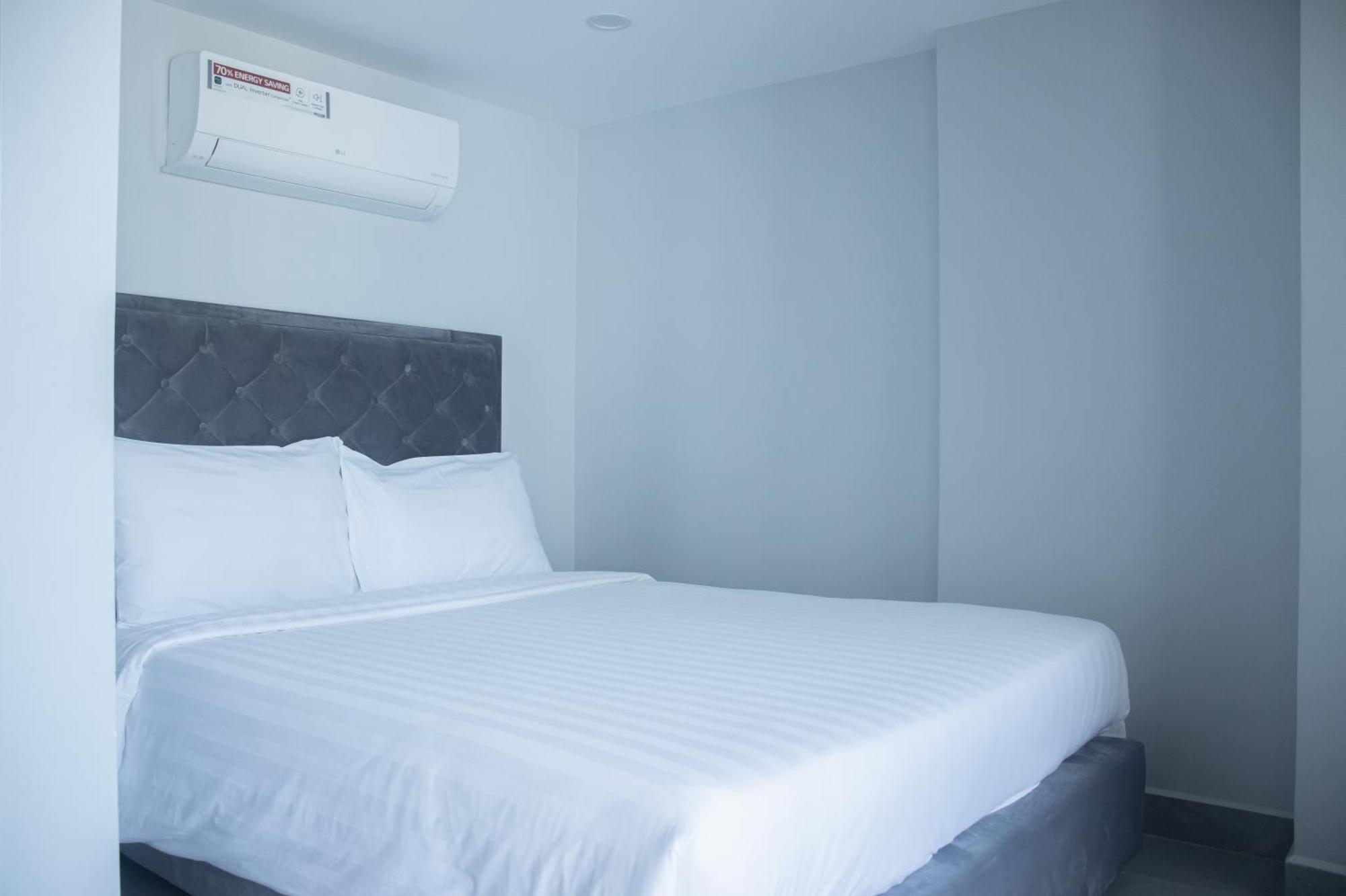 Parc21 Luxury Boutique Hotel Phnom Penh Exterior photo